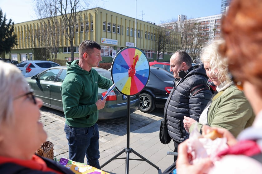 Rozpoczęcie akcji „Pokochaj wrocławskie targowiska” na bazarze "Komandor"