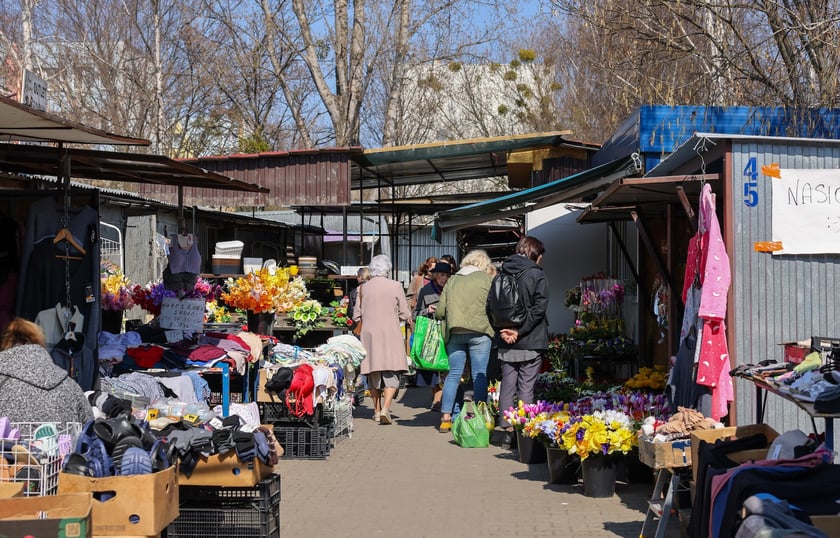 Rozpoczęcie akcji „Pokochaj wrocławskie targowiska” na bazarze "Komandor"