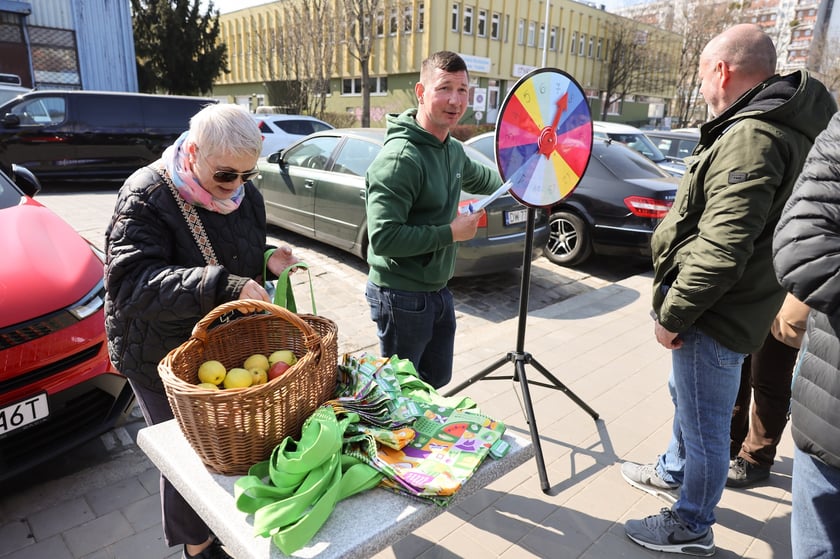 Rozpoczęcie akcji „Pokochaj wrocławskie targowiska” na bazarze "Komandor"