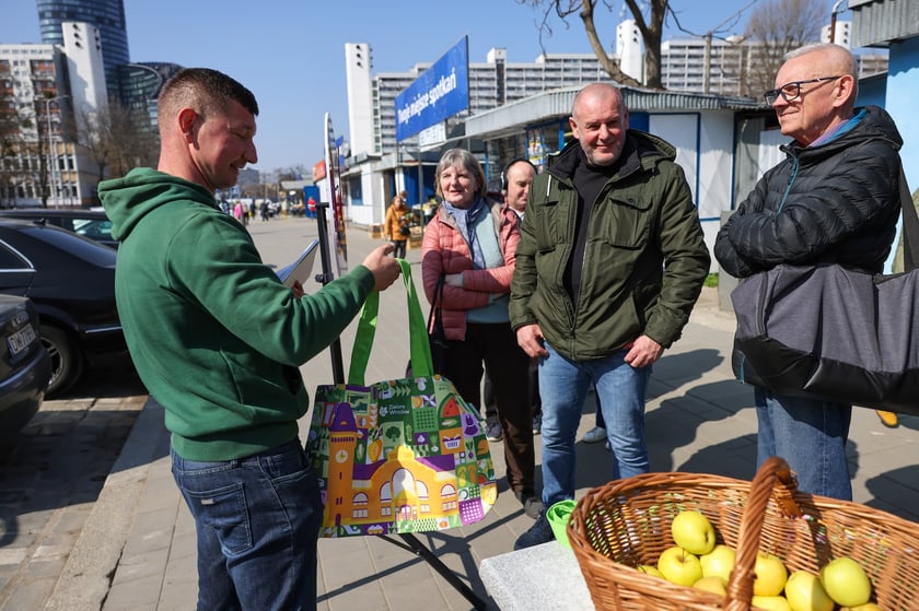 Rozpoczęcie akcji „Pokochaj wrocławskie targowiska” na bazarze "Komandor"