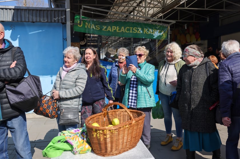 Rozpoczęcie akcji „Pokochaj wrocławskie targowiska” na bazarze "Komandor"
