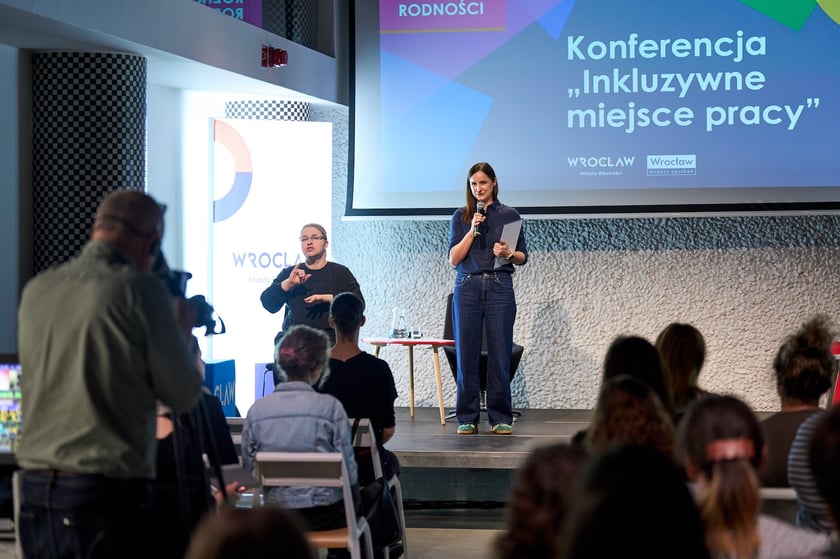 Uczestnicy konferencji "Inkluzywne miejsca pracy".