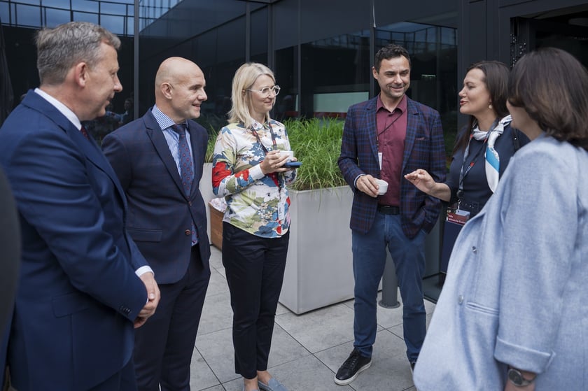Uczestnicy obchodów 10-lecia 3M Global Service Center  we Wrocławiu.
