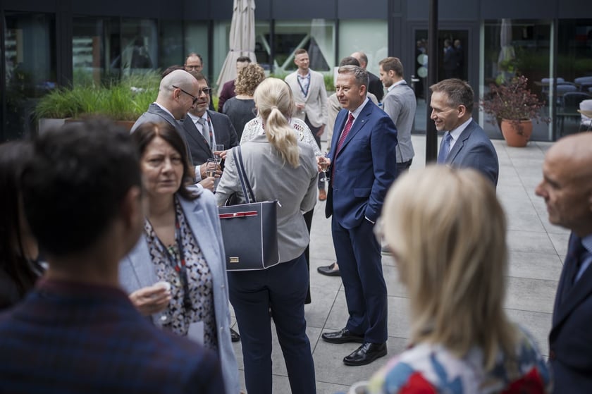 Uczestnicy obchodów 10-lecia 3M Global Service Center  we Wrocławiu.