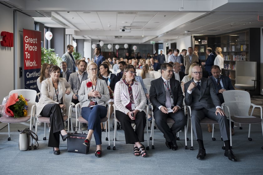 Uczestnicy obchodów 10-lecia 3M Global Service Center  we Wrocławiu.