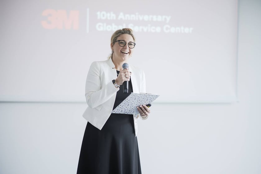 Uczestnicy obchodów 10-lecia 3M Global Service Center  we Wrocławiu.