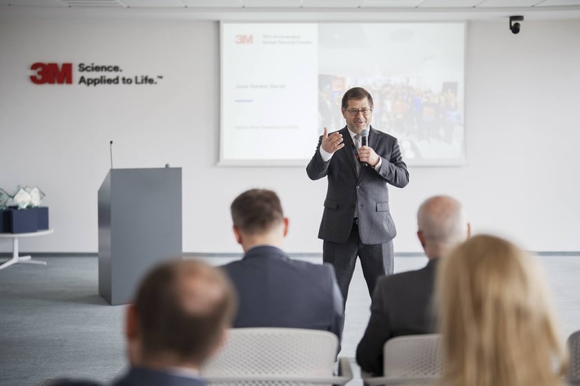 Uczestnicy obchodów 10-lecia 3M Global Service Center  we Wrocławiu.