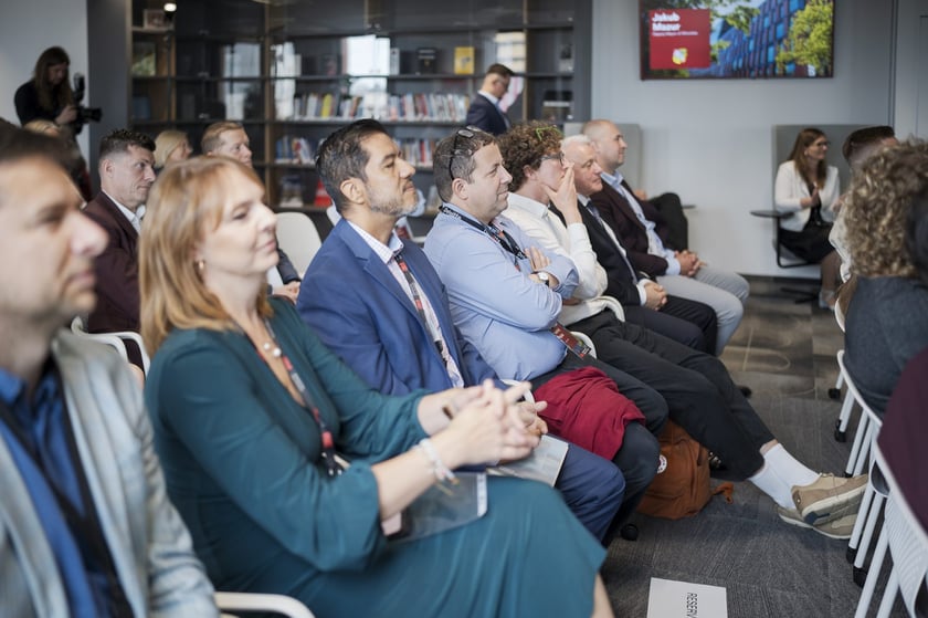 Uczestnicy obchodów 10-lecia 3M Global Service Center  we Wrocławiu.
