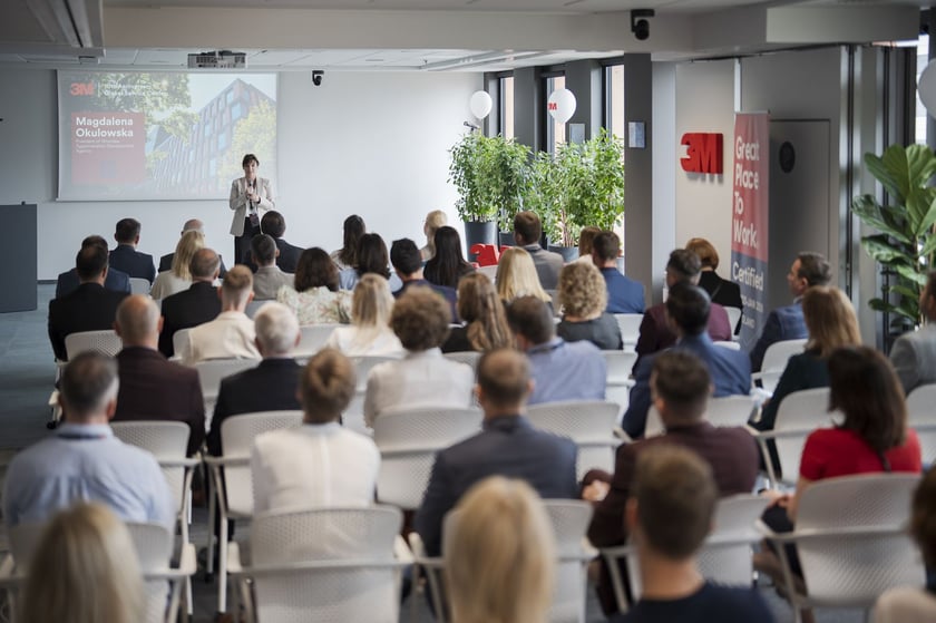Uczestnicy obchodów 10-lecia 3M Global Service Center  we Wrocławiu.