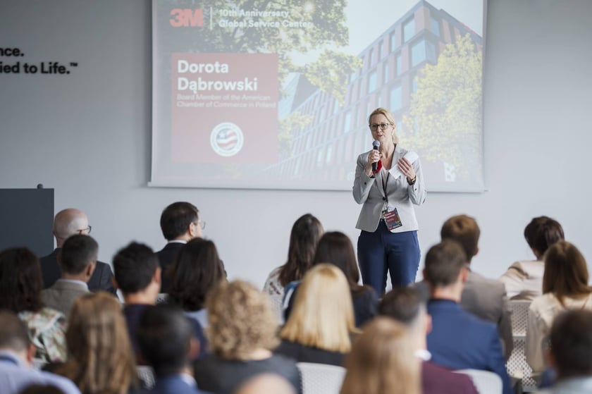 Uczestnicy obchodów 10-lecia 3M Global Service Center  we Wrocławiu.