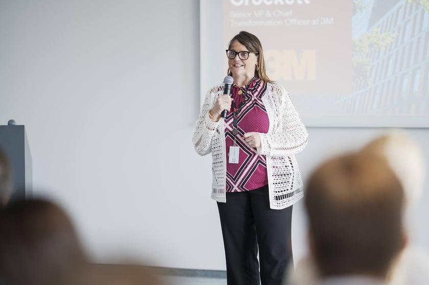 Uczestnicy obchodów 10-lecia 3M Global Service Center  we Wrocławiu.