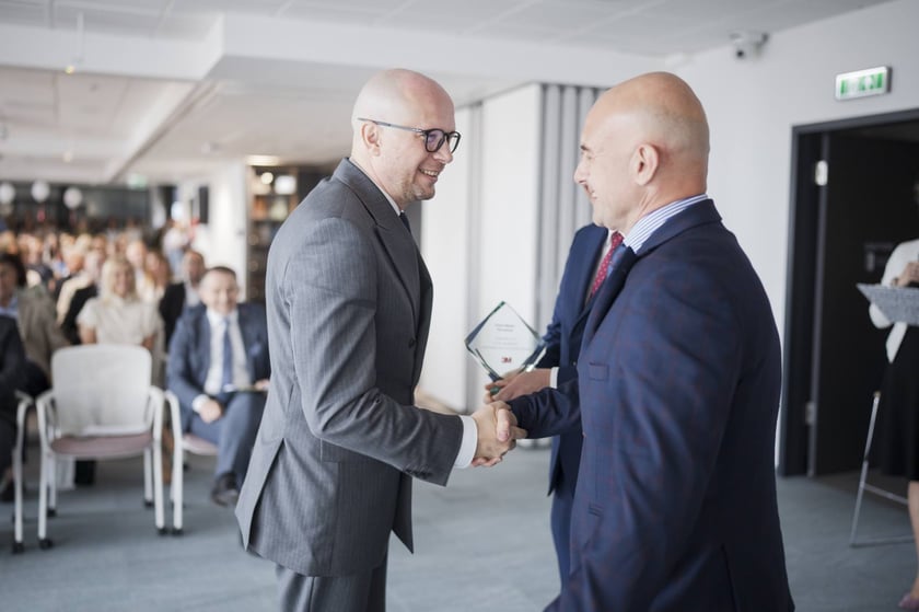 Uczestnicy obchodów 10-lecia 3M Global Service Center  we Wrocławiu.