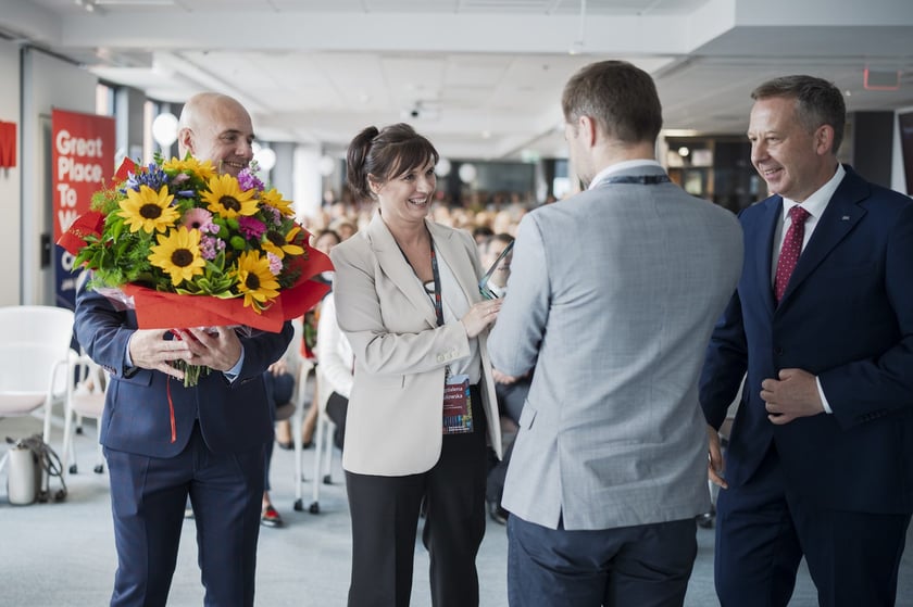 Uczestnicy obchodów 10-lecia 3M Global Service Center  we Wrocławiu.