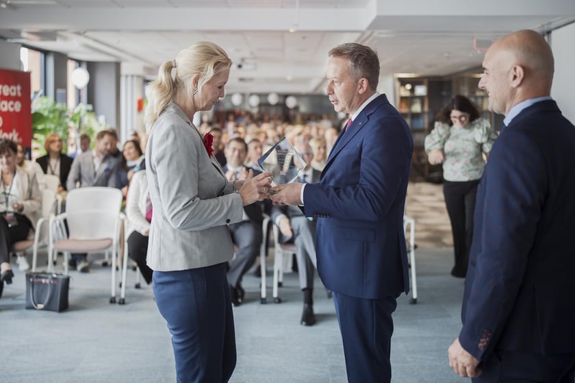 Uczestnicy obchodów 10-lecia 3M Global Service Center  we Wrocławiu.