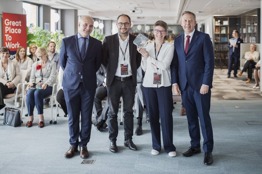 Uczestnicy obchodów 10-lecia 3M Global Service Center  we Wrocławiu.