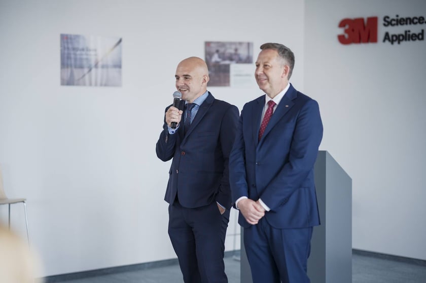 Uczestnicy obchodów 10-lecia 3M Global Service Center  we Wrocławiu.