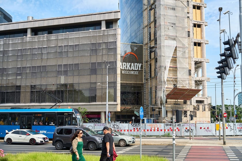 Wyburzanie Arkad Wrocławskich w czerwcu 2025
