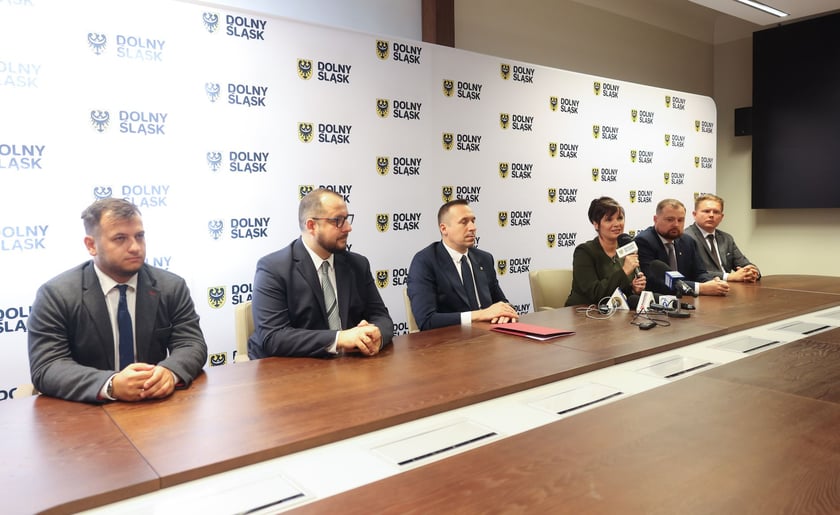 Uczestnicy spotkania firmy Scanway z przedstawicielami samorządu i ARAW.