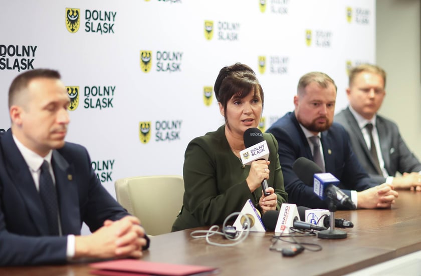 Uczestnicy spotkania firmy Scanway z przedstawicielami samorządu i ARAW.