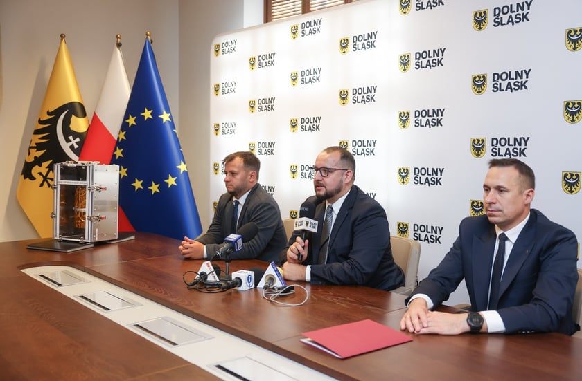 Uczestnicy spotkania firmy Scanway z przedstawicielami samorządu i ARAW.
