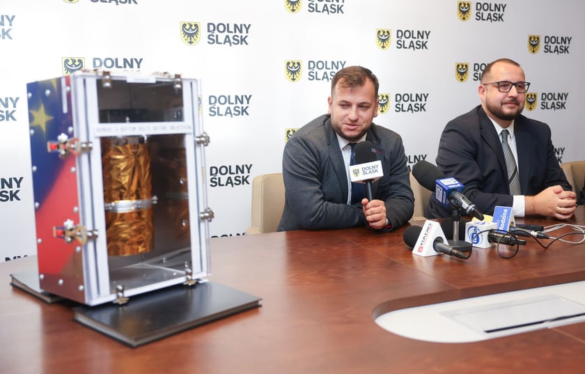 Uczestnicy spotkania firmy Scanway z przedstawicielami samorządu i ARAW.