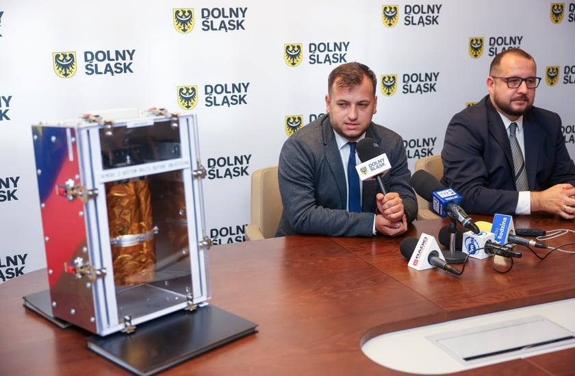 Uczestnicy spotkania firmy Scanway z przedstawicielami samorządu i ARAW.