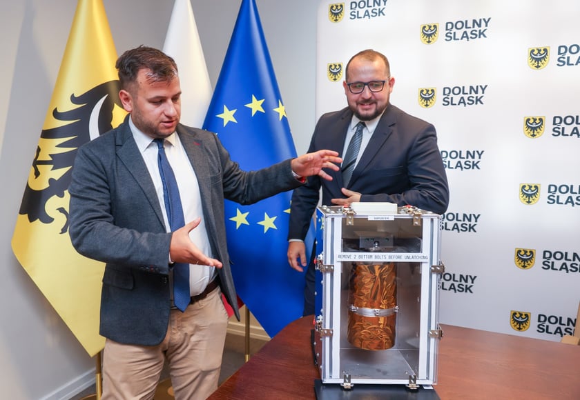 Uczestnicy spotkania firmy Scanway z przedstawicielami samorządu i ARAW.