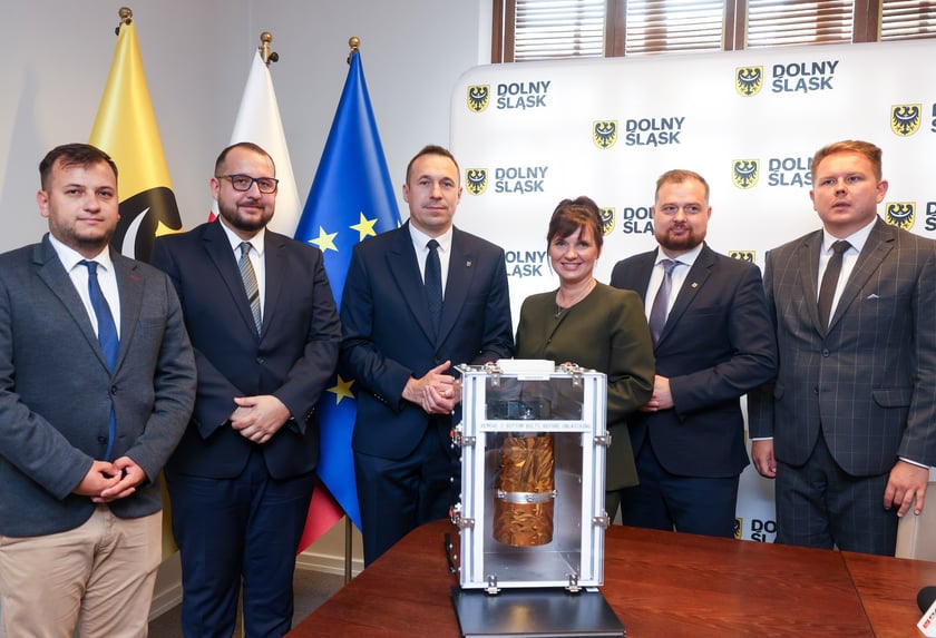 Uczestnicy spotkania firmy Scanway z przedstawicielami samorządu i ARAW.