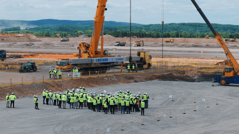 Najnowsza inwestycja niemieckiego koncernu w Jaworze to Mercedes-Benz Vans – czyli nowa fabryka lekkich samochodów dostawczych.
