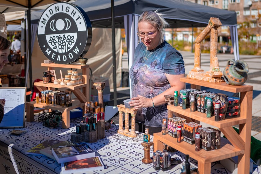 W niedzielę 28 września plac Nowy Targ wypełnił się stoiskami pełnymi małych dzieł sztuki tworzonych z pasją.