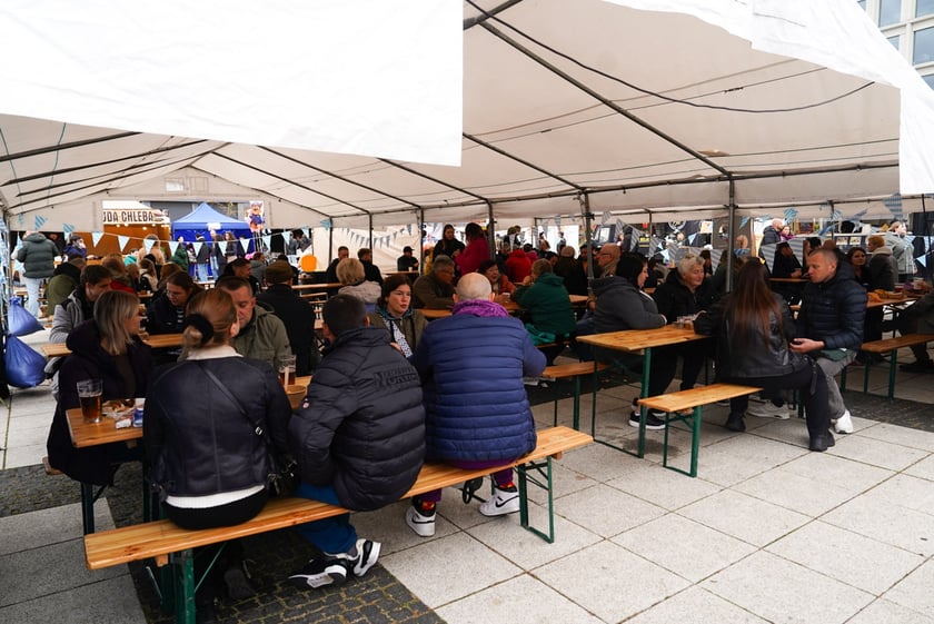 Uczestnicy Wrocławskiego Oktoberfest  na placu Nowy Targ, 11.10.2025 r.