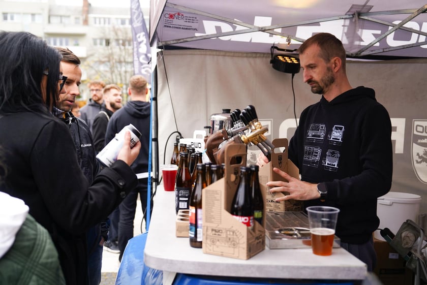 Uczestnicy Wrocławskiego Oktoberfest  na placu Nowy Targ, 11.10.2025 r.