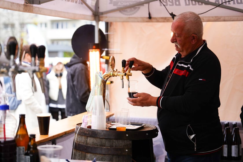 Uczestnicy Wrocławskiego Oktoberfest  na placu Nowy Targ, 11.10.2025 r.