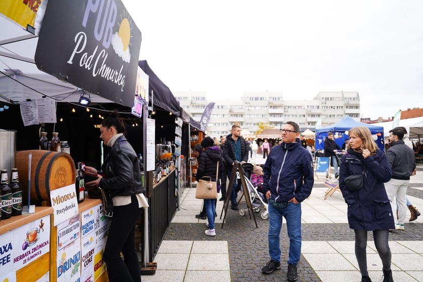 Uczestnicy Wrocławskiego Oktoberfest  na placu Nowy Targ, 11.10.2025 r.