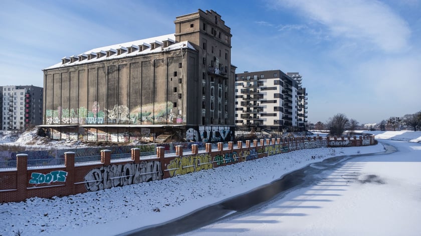 Dawny elewator i okolice ul. Rychtalskiej, styczeń 2024