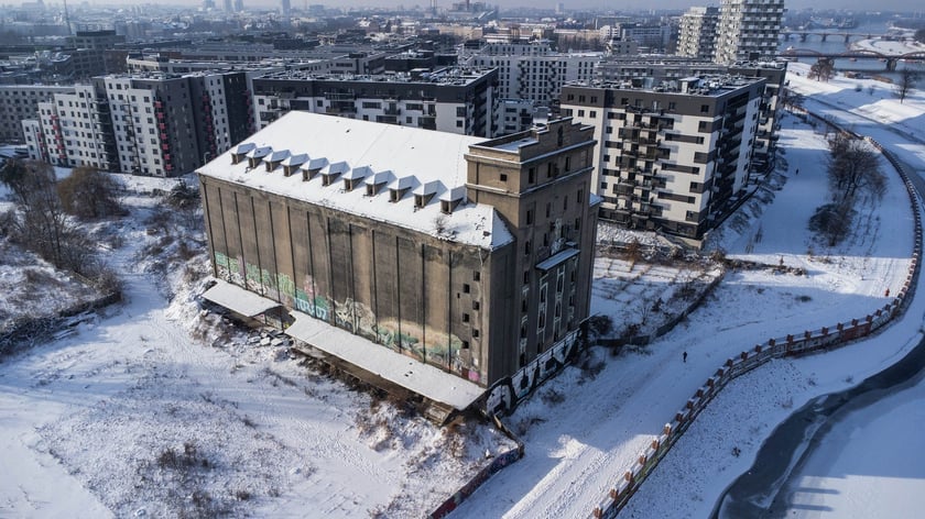 Dawny elewator i okolice ul. Rychtalskiej, styczeń 2024