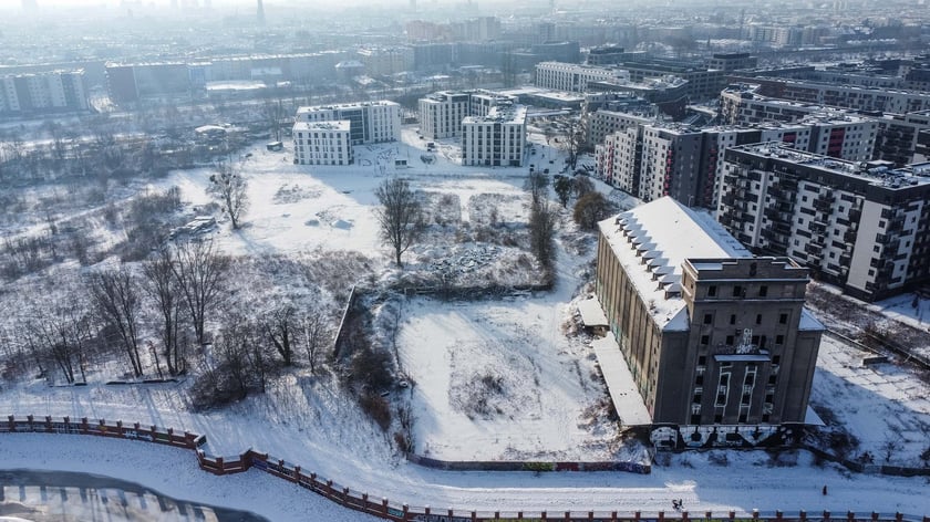 Dawny elewator i okolice ul. Rychtalskiej, styczeń 2024