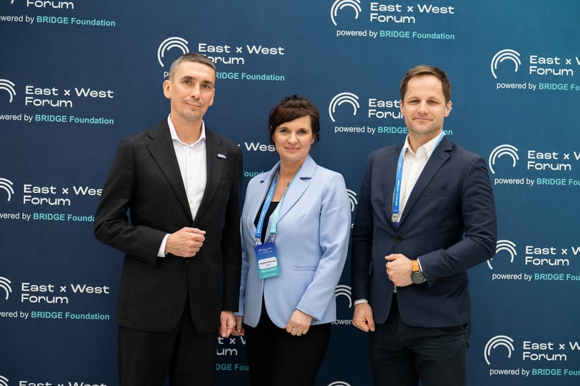 Drugi dzień konferencji East x West Forum w Pawilonie Czterech Kopuł we Wrocławiu (9 kwietnia 2026 r.).