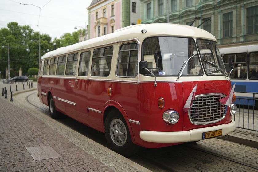 zabytkowy autobus Jelcz 043, popularny "ogórek"