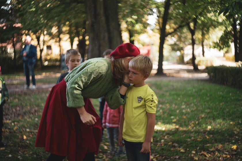 Mikrogranty, teatr w parku,  zdjęcie ilustracyjne