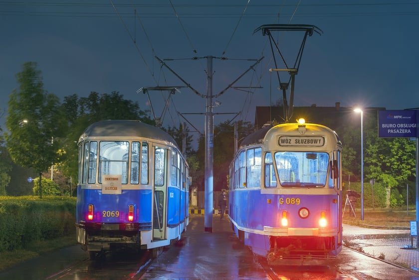 zabytkowe autobusy i tramwaje przez całe wakacje wyjeżdżały w weekendy na ulice Wrocławia