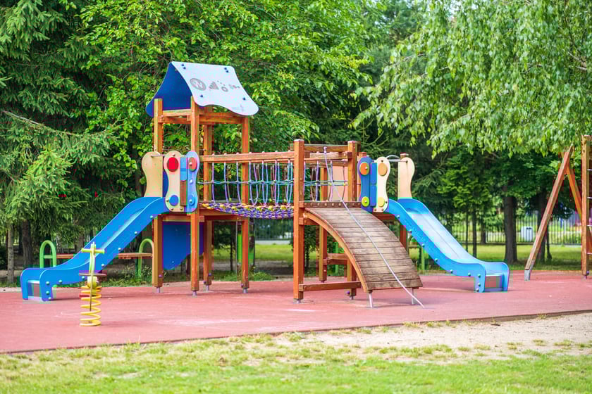 WBO, plac zabaw przy SP 109 na osiedlu Grabiszyn-Grabiszynek