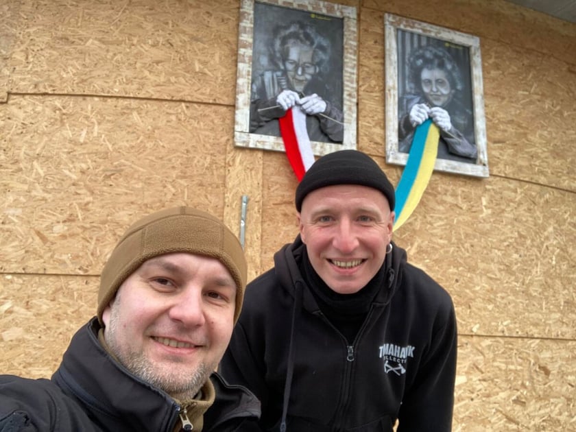 Odsłonięcie obrazów Macieja "Vogla" Ptaka w Charkowie