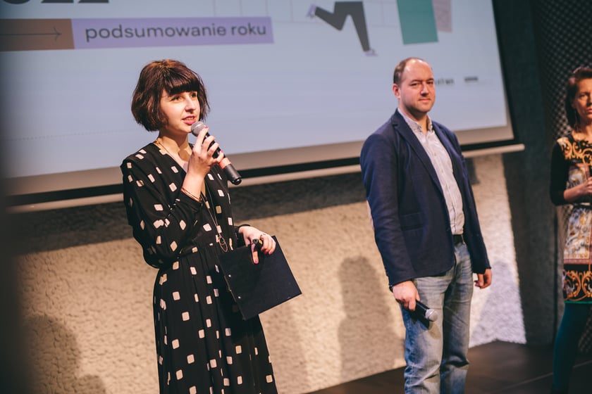 Na zdjęciu Anna Bieliz i Kazimierz Szepiela z Fundacji Umbrella w trakcie podsumowania Mikrograntów 2022