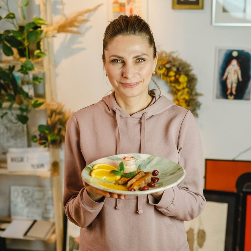 Powoli, ul. Rydygiera 25/27.
Otwarte w sob. 10 &ndash; 16.
Falafeli z salą ze słodkich pomidor&oacute;w i ognistym sosem z pieczonej papryki + domowa lemoniada