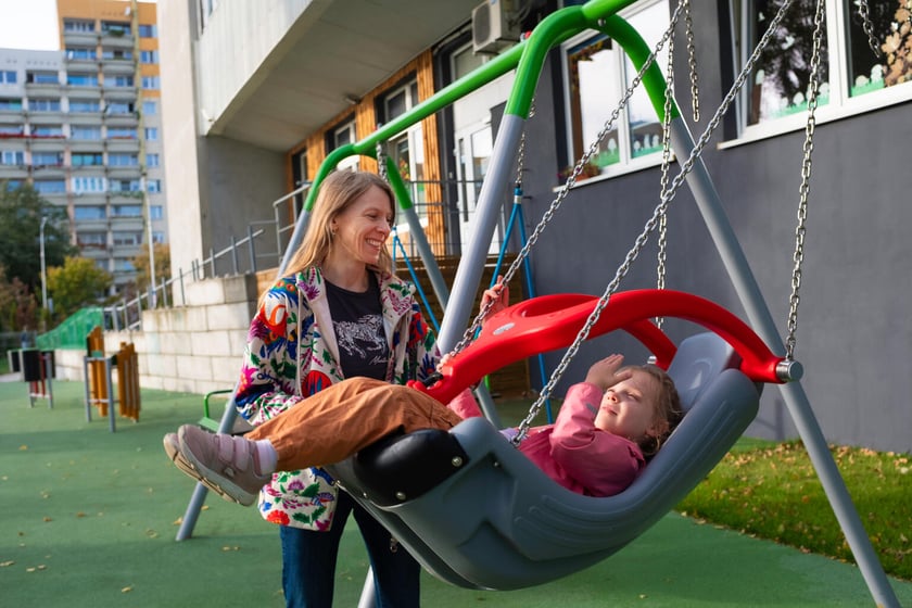 plac zabaw przy Centrum Diagnostyczno-Terapeutycznym Chor&oacute;b Rzadkich&nbsp;