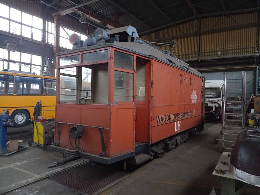 Remont zabytkowego wagonu tramwajowego G-061