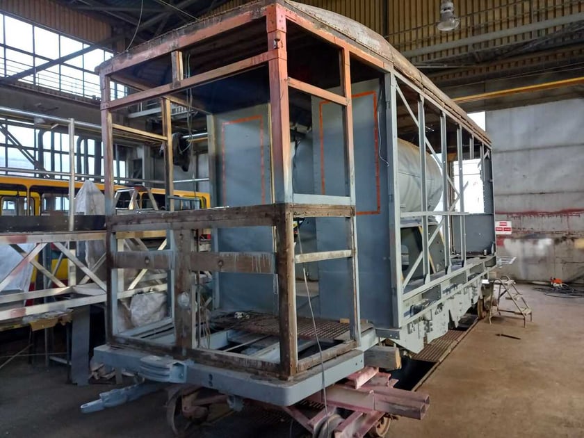 Remont zabytkowego wagonu tramwajowego G-061