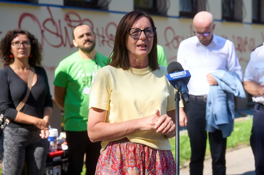 Wspólna akcja przedstawicieli stowarzyszenia Bonitum,  mieszkańców i samorządowców.