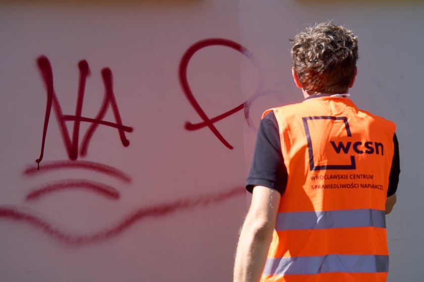 Wspólna akcja przedstawicieli stowarzyszenia Bonitum,  mieszkańców i samorządowców.